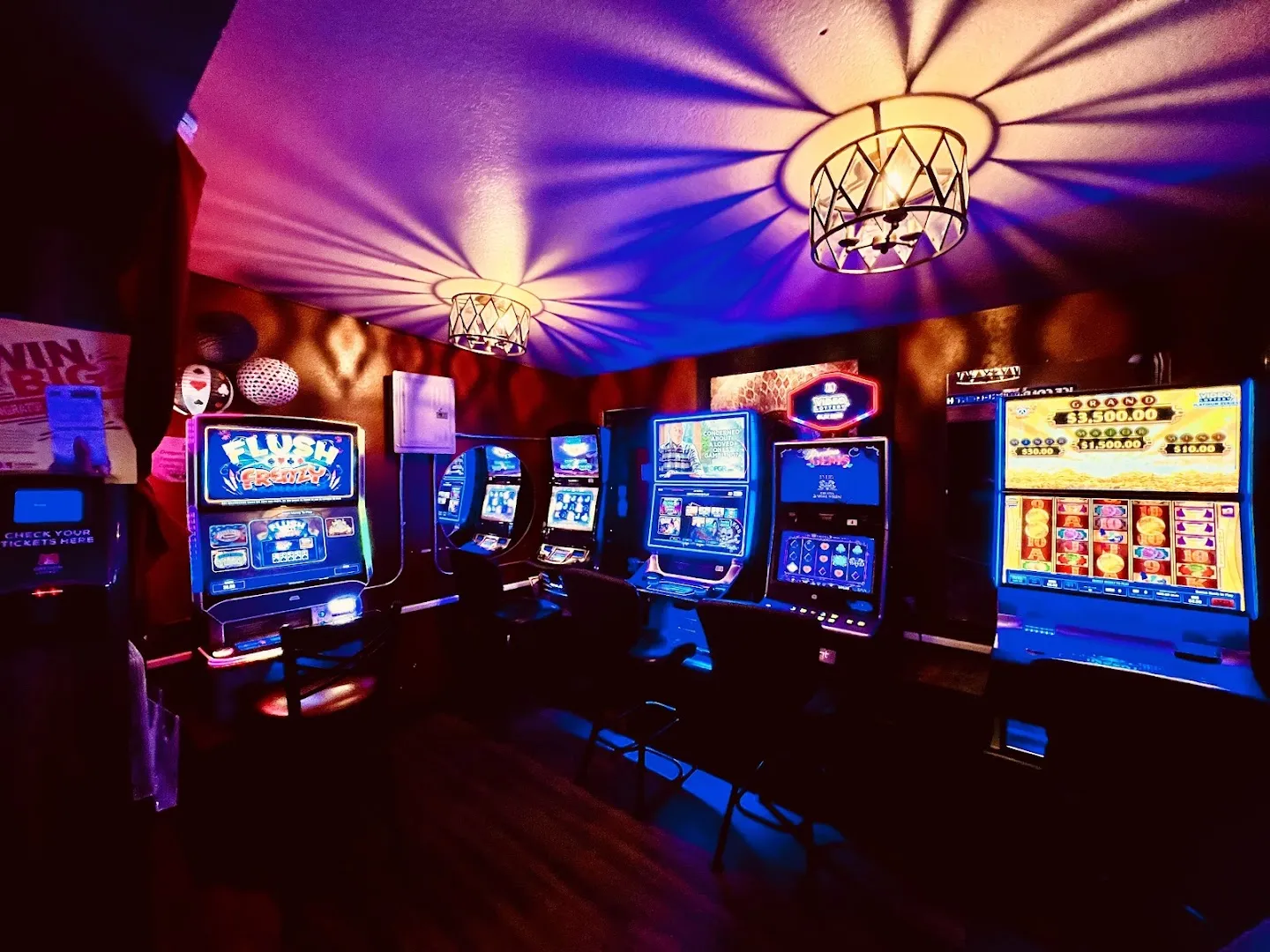 Flespy's Bar and Grill